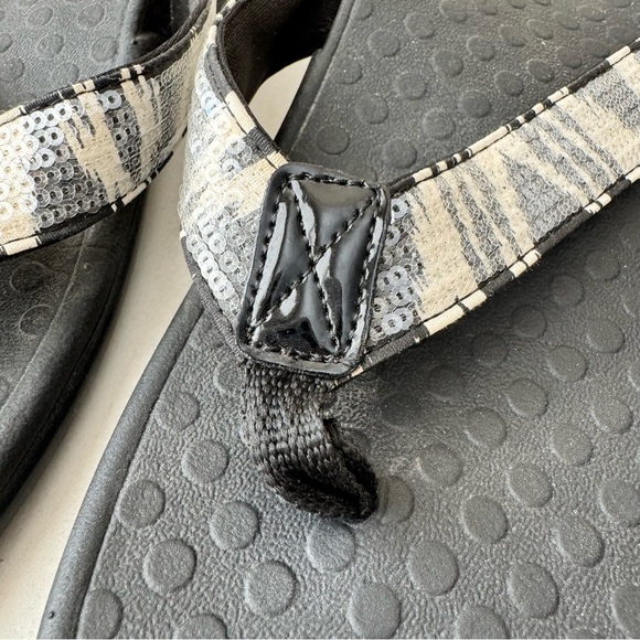 VIONIC Tide II Womens Flip Flops Size 10 Sequins Sandals Thong Slip On Black - Picture 7 of 14